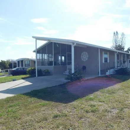 Buy this studio apartment on 3199 North Huntington Avenue in Melbourne, FL 32901