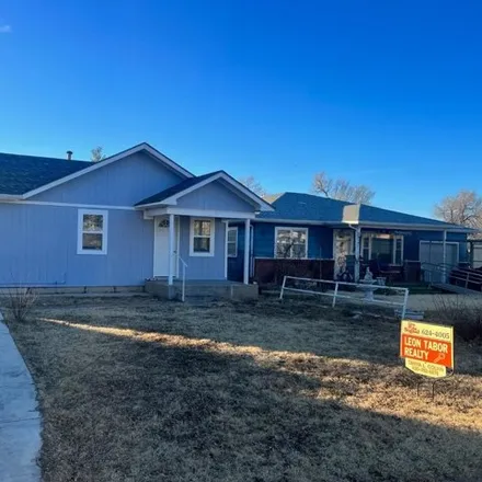 Buy this 3 bed house on 1018 North Grant Avenue in Liberal, KS 67901