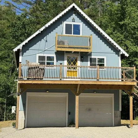 Buy this 3 bed house on 86 Rainbow's End in Hillsborough, NH 03244