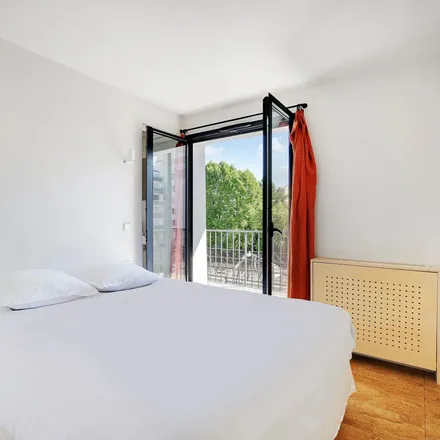Rent this 2 bed apartment on 21 Rue de Vanves in 92100 Boulogne-Billancourt, France