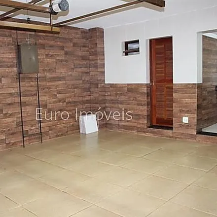 Buy this 3 bed house on Rua Antônio Passarela in São Mateus, Juiz de Fora - MG