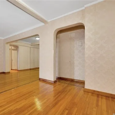 Image 3 - 99-02 63rd Drive, New York, NY 11374, USA - Apartment for sale