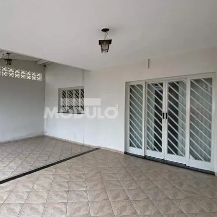 Rent this 3 bed house on Avenida Vasconcelos Costa in Osvaldo Rezende, Uberlândia - MG