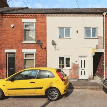 Buy this 3 bed townhouse on New Street in Birdholme, S40 2JZ