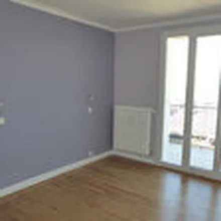 Rent this 3 bed apartment on 9 Rue Vert Pré in 12510 Olemps, France