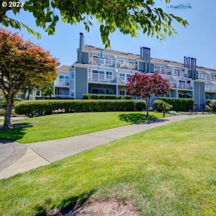 Buy this 1 bed condo on 89 North Hayden Bay Drive in Portland, OR 97217