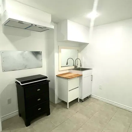 Image 2 - 1148 Greenwood Avenue, Toronto, ON M4J 3S1, Canada - Room for rent