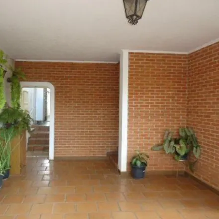 Buy this 3 bed house on Rua Cincinato Braga in Vila Pelicano, São Carlos - SP