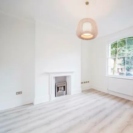 Rent this 1 bed room on 14 Cunningham Place in London, NW8 8JW