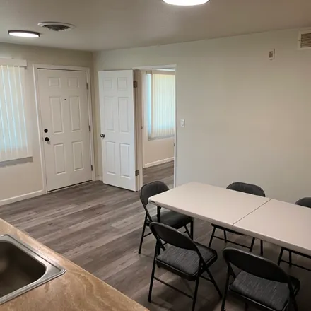 Image 3 - 922 N Van Ness Ave, Fresno CA - Apartment for rent