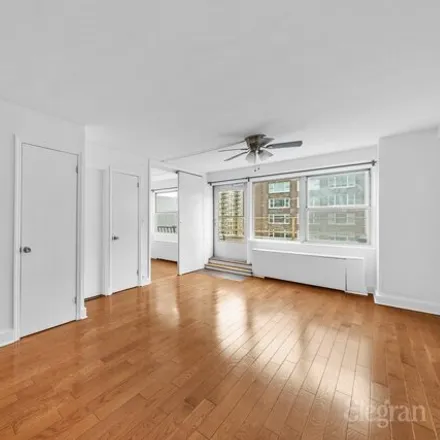 Rent this studio house on 155 East 34th Street in New York, NY 10016