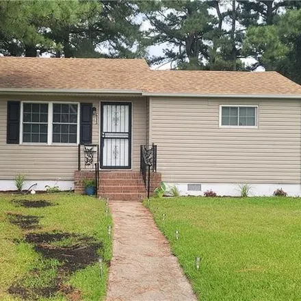 Buy this 3 bed house on 603 Henderson Street in Portsmouth City, VA 23701