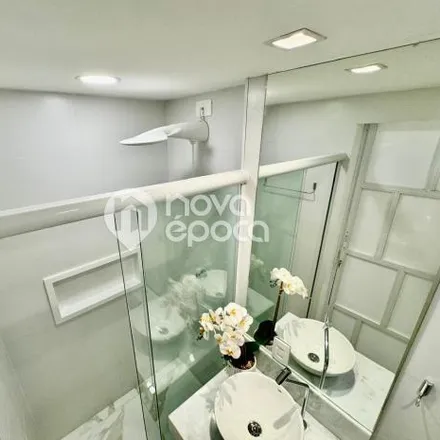 Buy this studio apartment on Edifício Marquês do Herval in Avenida Rio Branco 185, Centro