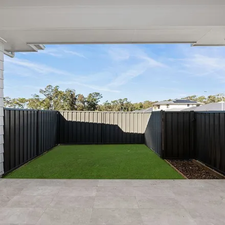 Image 2 - Childers Circuit, Wadalba NSW 2259, Australia - Apartment for rent
