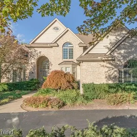 Image 2 - 6210 Orchard Woods Drive, West Bloomfield Township, MI 48324, USA - House for sale