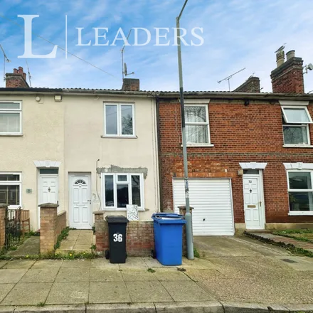 Rent this 2 bed townhouse on Rendlesham Road in Ipswich, IP1 2LY