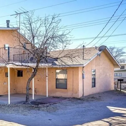 Buy this 4 bed house on 621 South Espina Street in Las Cruces, NM 88001
