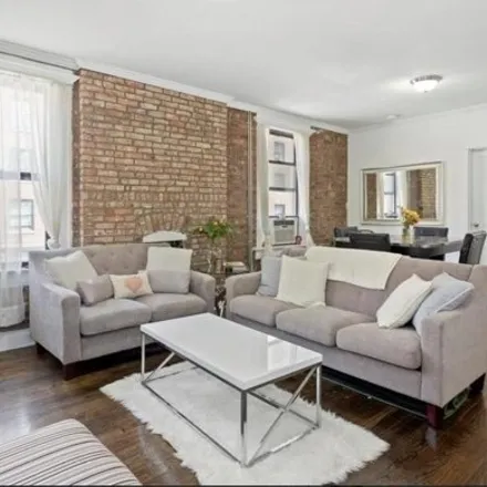 Rent this 4 bed apartment on 136 East 70th Street in New York, NY 10021