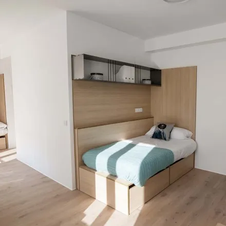 Rent this 1 bed apartment on Calle del Príncipe de Vergara in 43, 28001 Madrid