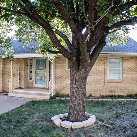Buy this 3 bed house on 2000 North Christine Street in Pampa, TX 79065