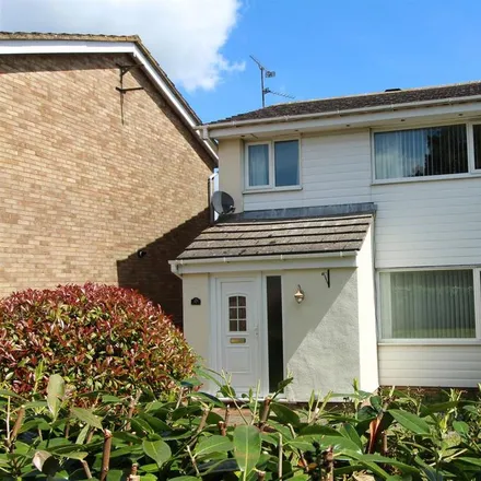 Rent this 3 bed duplex on unnamed road in Deanshanger, MK19 6LY