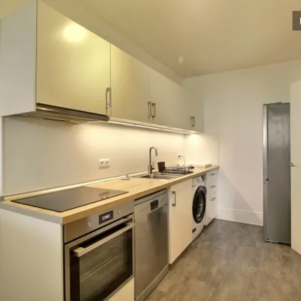 Image 2 - Levallois-Perret, IDF, FR - Apartment for rent