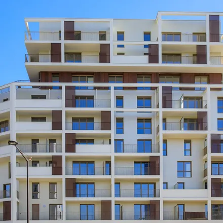 Rent this 3 bed apartment on 15 Avenue de l'Industrie in 94200 Ivry-sur-Seine, France
