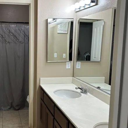 Image 4 - Palmdale, CA - House for rent