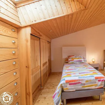 Rent this 3 bed house on Rue de Clermont in 63530 Chanat-la-Mouteyre, France