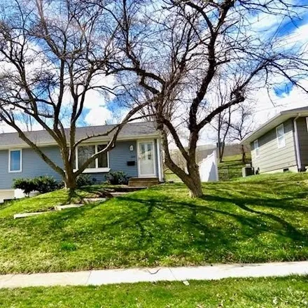 Buy this 3 bed house on 1674 24th Street Northwest in Cedar Rapids, IA 52405