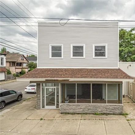 Buy this 4 bed house on 301 Payne Ave in North Tonawanda, New York