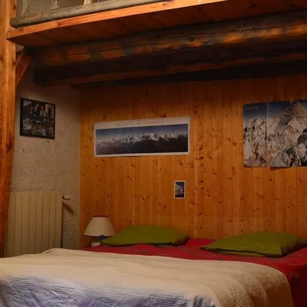 Rent this 7 bed house on 05220 Le Monêtier-les-Bains