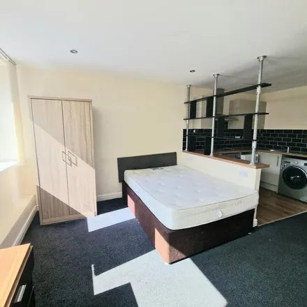 Image 5 - Princegate, City Centre, Doncaster, DN1 3LL, United Kingdom - Apartment for rent