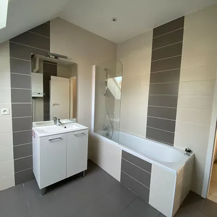 Rent this 3 bed apartment on 1 Avenue de l'Amphithéâtre in 57000 Metz, France
