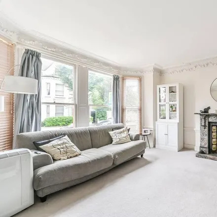 Image 1 - 79 Thurleigh Road, London, SW12 8UE, United Kingdom - Apartment for rent