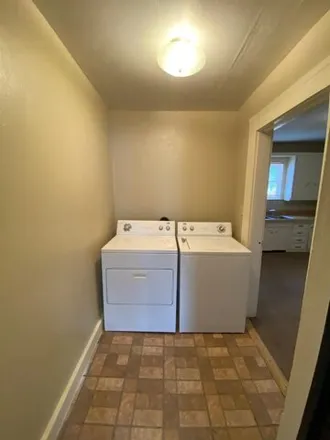 Image 4 - 2217 24th St Apt A, Lubbock, Texas, 79411 - House for rent