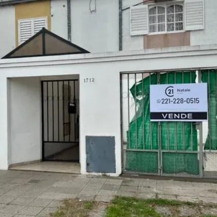 Buy this studio house on Grupo Scout Julio Verne in Calle 12, Partido de La Plata