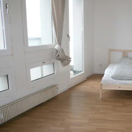 Rent this 3 bed room on Juicy Burger in Dominicusstraße 40, 10827 Berlin