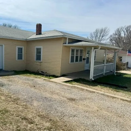 Buy this 2 bed house on 150 East 19th Street in Concordia, KS 66901