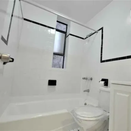 Image 2 - 516 East 80th Street, New York, NY 10075, USA - Apartment for rent