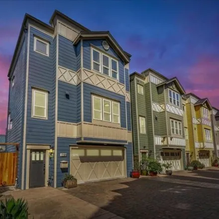 Buy this 2 bed house on 1099 60th St in Emeryville, California