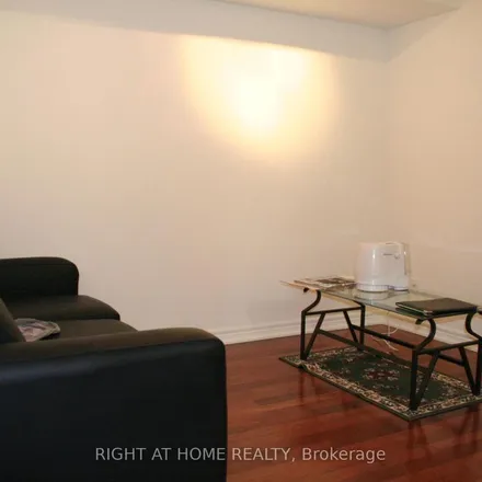 Image 2 - 30 Grand Trunk Crescent, Old Toronto, ON M5J 0A1, Canada - Apartment for rent