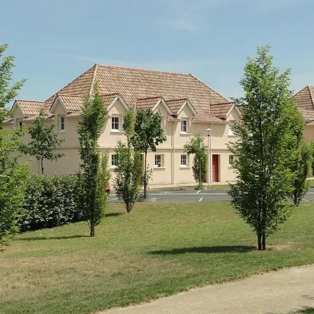 Rent this 3 bed apartment on 12 Rue Mounet Sully in 24100 Bergerac, France