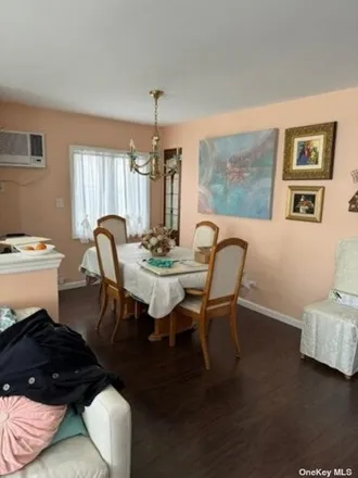 Image 3 - 63-12 75th Street, New York, NY 11379, USA - House for sale