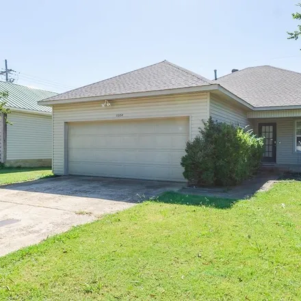 Buy this 3 bed house on 1004 Craighills Place in Jonesboro, AR 72404