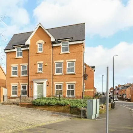 Image 1 - Spire Heights, Chesterfield, S40 4SS, United Kingdom - Townhouse for sale