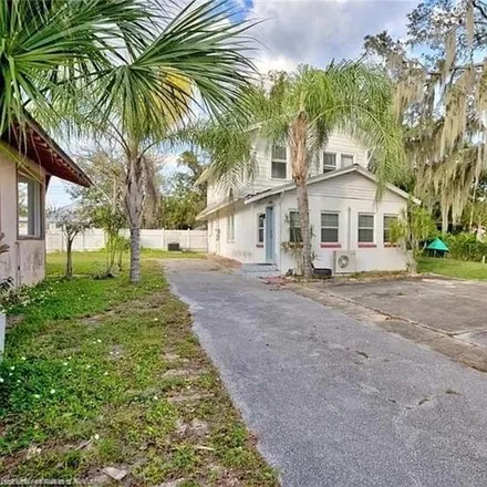 Rent this 3 bed house on 117 East Pleasant Street in Avon Park, FL 33825