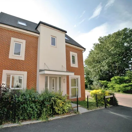 Rent this 5 bed house on Avanti Gardens School in Elsa Nunn Rise, Bristol