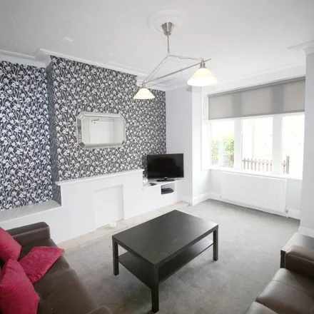 Image 4 - Rosemont Avenue, Pudsey, LS13 3QA, United Kingdom - Apartment for rent