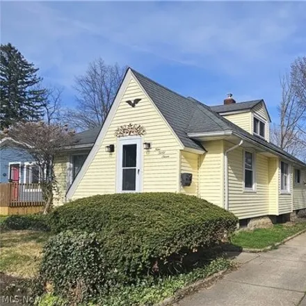 Buy this 3 bed house on 943 Clement Street in Akron, OH 44306